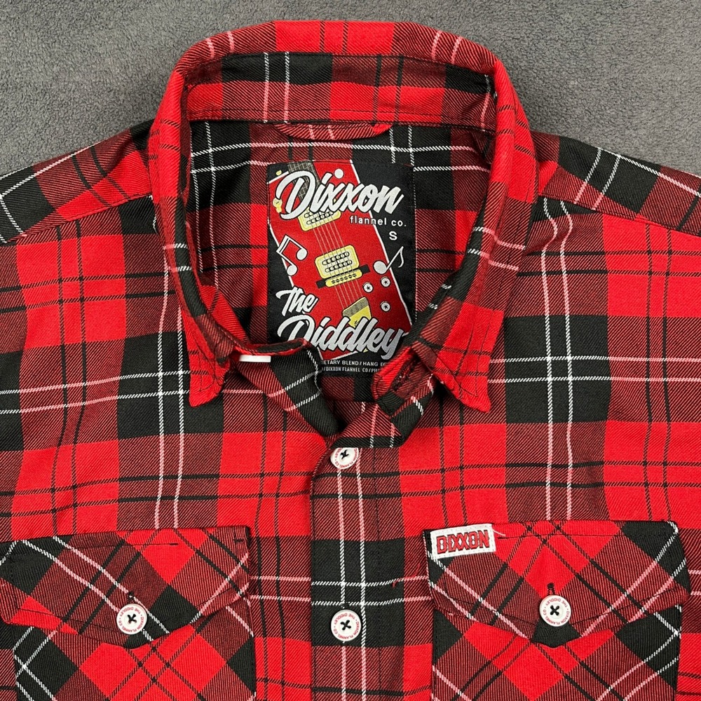 Dixxon Flannel Co The Diddley Shirt Mens Small Red Black Plaid D-Tech Button Up